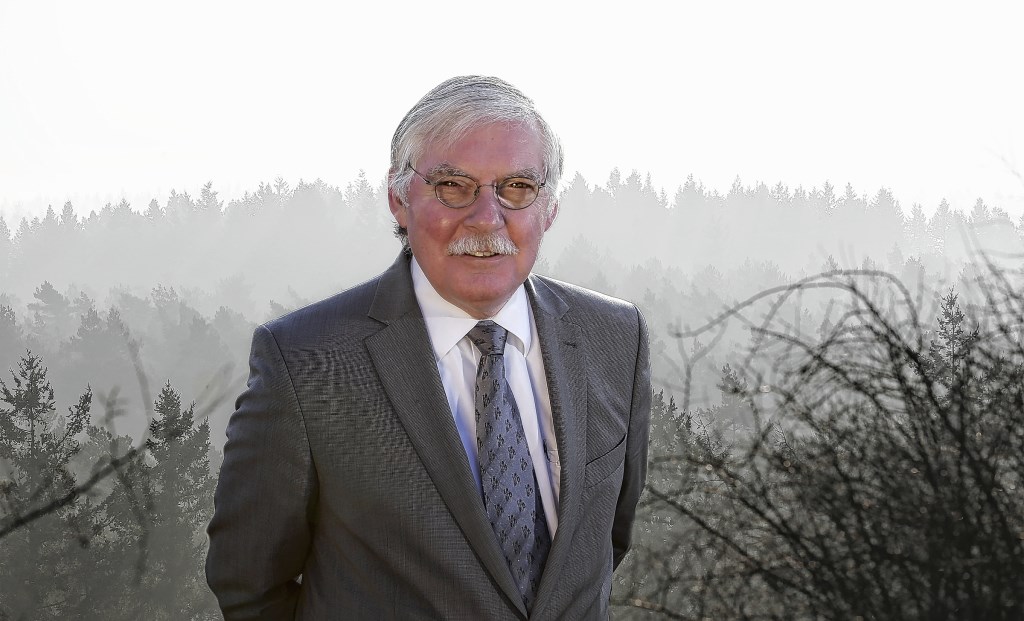 Oud-burgemeester Cees van der Knaap.