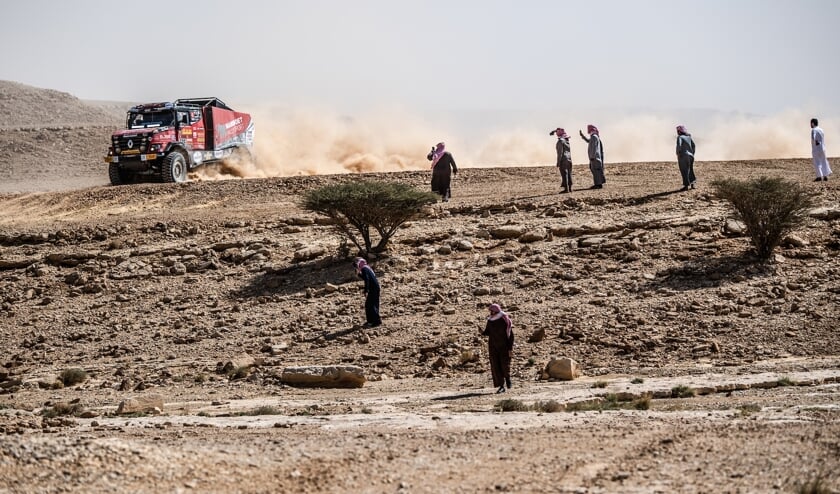 Het team van Mammoet Rallysport wil alles doen om de truck naar de finish te brengen.