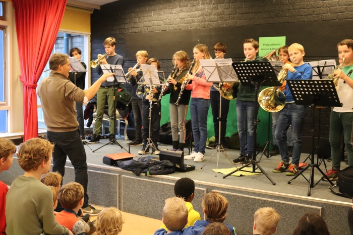 Optreden Ensembleklas Harmonie Manderen op basisschool De Ladder