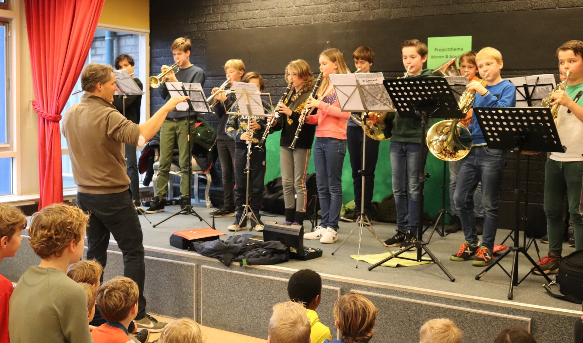 Optreden Ensembleklas Harmonie Manderen op basisschool De Ladder