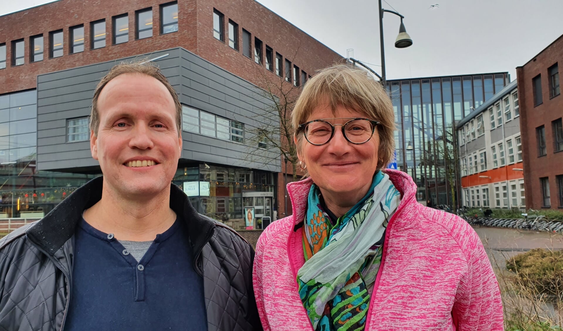 Danny Keff en Anja Tekelenburg zijn de nieuwe dorpsdichters van Houten en maken zich sterk voor meer ruimte voor poëzie in Houten