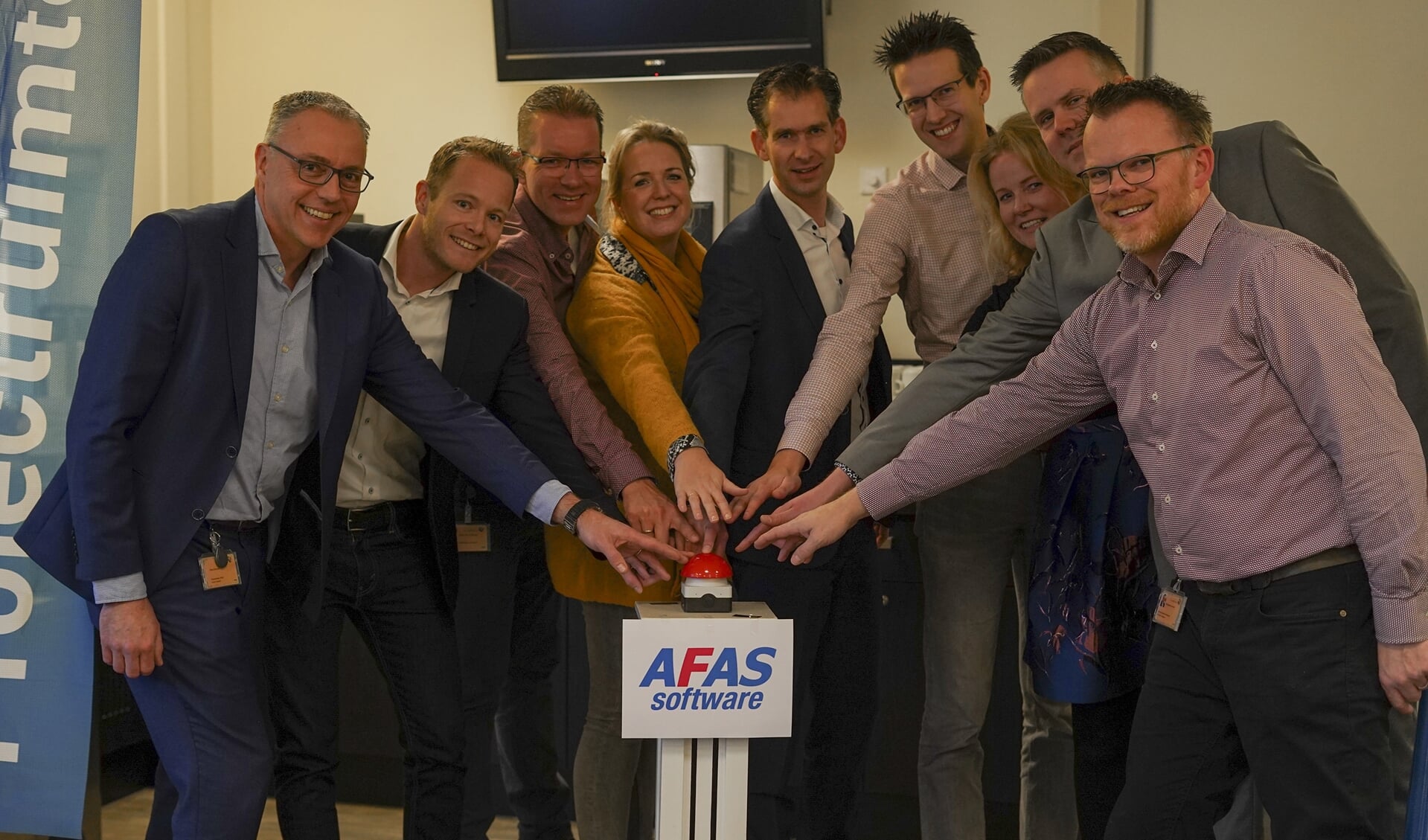 Met een symbolische druk op de rode knop is AFAS live in St Jansdal