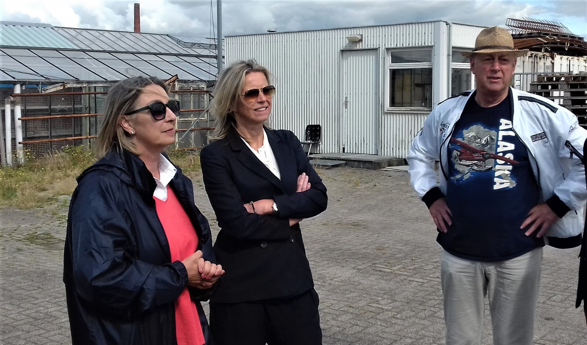 Mariëtte Sedee, Kajsa Ollongren en Co van der Laarse waren vorig jaar juli op bezoek bij de lege kassen.  