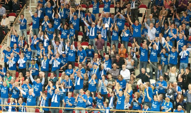 Sliedrecht Sport-supporters bij een Bekerfinale.