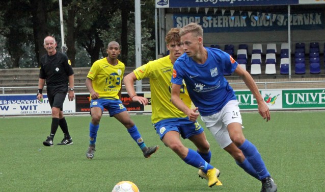 Wilbert Thomassen (rechts) speelt komend seizoen voor SDV Barneveld.