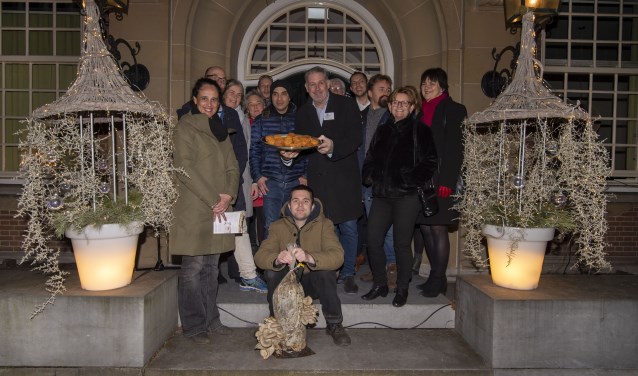 HeemSteeds Gezwam, HeemSteeds Duurzamer, De Hartekamp Groep, Erik Boele-de Zeeuw (de kweker), Peter Houssart (Kaldi Heemstede) en Smaak (de producent) presenteren de ''boesterballen".