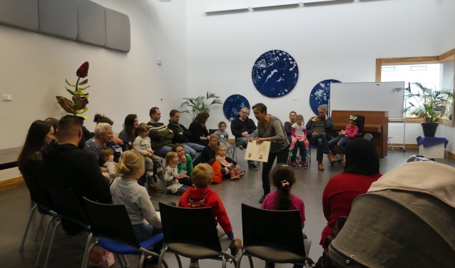 De meespeelvoorstelling 'Moppereend' voor jong en oud.