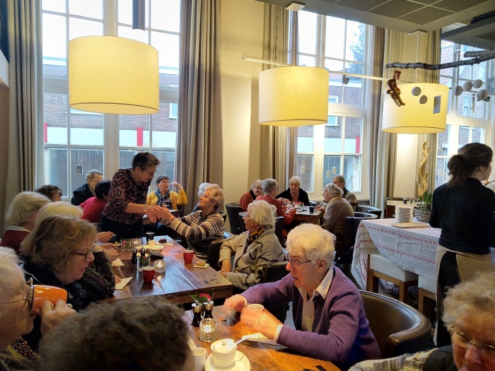 Nieuwjaarsreceptie in De Postkamer met leden van Passage Nijkerk