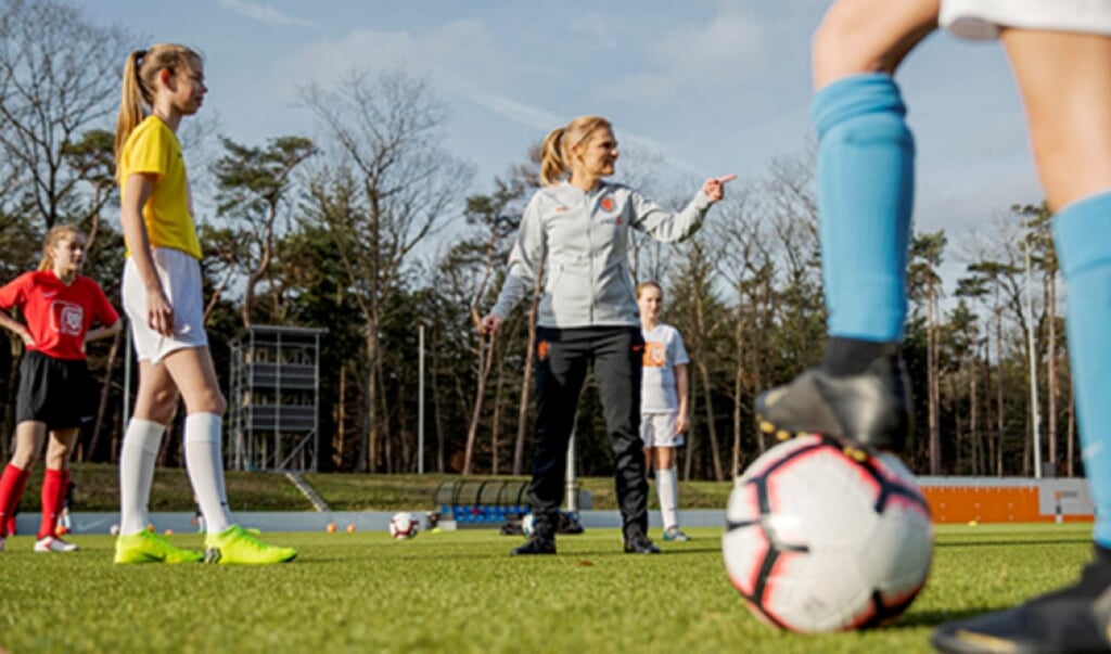 Sarina Wiegman, bondscoach van de OranjeLeeuwinnen, en sinds 14 februari 2020 de ambassadeur van het meiden- en vrouwenvoetbal