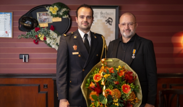 <p>Bert van de Beerecamp (rechts) met zijn zoon Niels.</p>