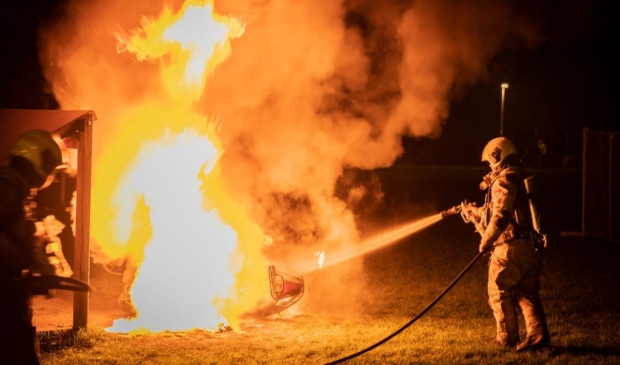 De brandweer werd opgeroepen om de scooter te blussen
