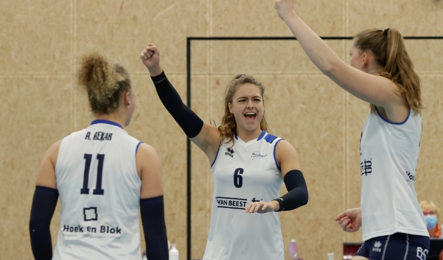 <p>Dames 1 in actie.</p>
