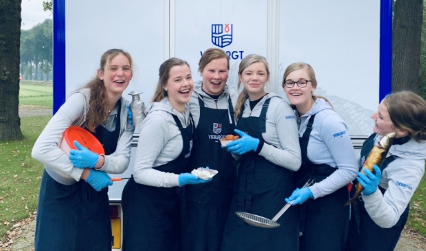 <p>Van links naar rechts: Rineke Pater, Arianne Verbeek, Burgitte Schreuder, Rosanne van Ginkel, Arjanne van de Brand en Gerritha van de Bruinhorst (archieffoto).</p>