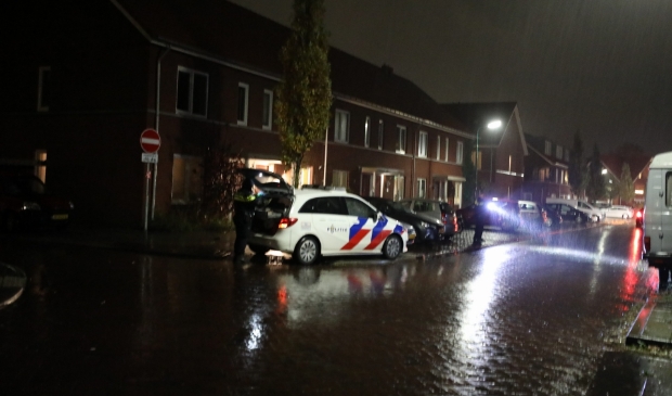 <p>De politie onderzoekt het incident in de Lepelaarstraat.</p>