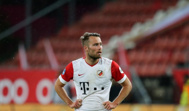 <p>Sander van de Streek blijft voorlopig in dienst van FC Utrecht. De Barnevelder verlengde zijn contract tot juli 2023.</p>