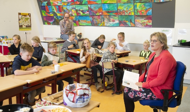 Wartburg, burgemeester Cnossen leest voor