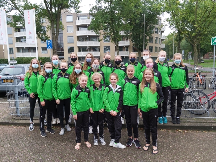 Senioren en age 1 sporters klaar voor de 1e wedstrijd