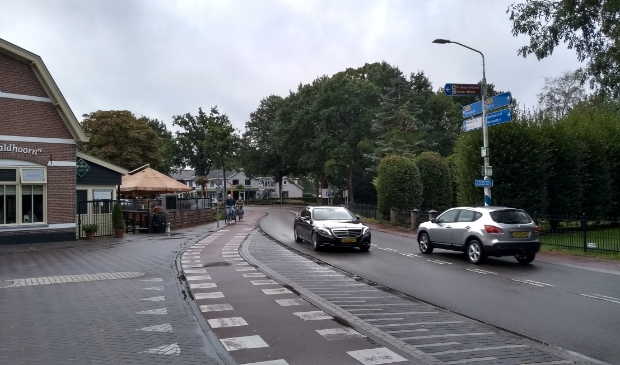 <p>De kruising in Otterlo die aanleiding was voor de column 'Fiets of auto, wie steekt er eigenlijk over?'</p>