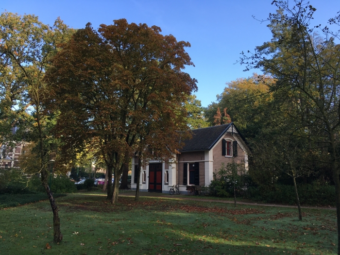 Koetshuis in de Pekingtuin