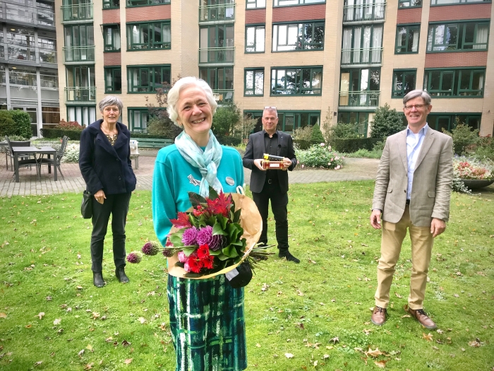 Irene Vriens ontvangt de Prijs van de Maatschappij!