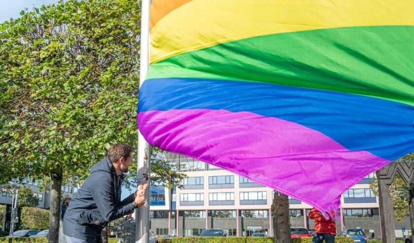 Gorinchem hijst jaarlijks al de regenboogvlag op Coming-out dag