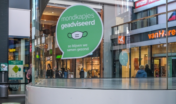 <p>Mondkapjes Winkelcentrum 4 Meren</p>