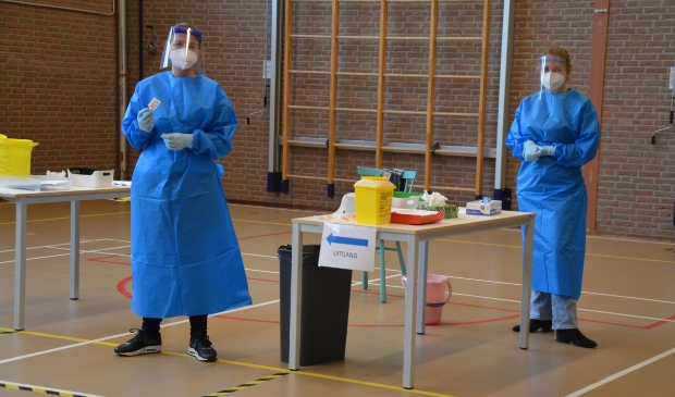 Geen wachtrijen bij de griepvaccinatie in de gymzaal van Het Anker