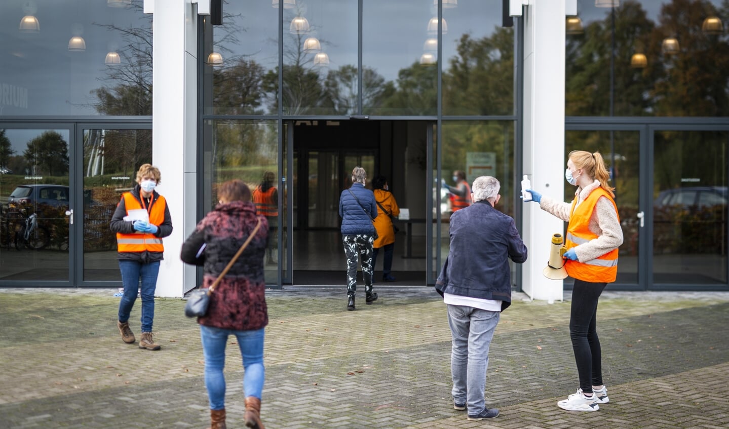 Huisartsenpraktijk Asklepios hield zaterdag een griepprikdag in de Midden Nederland Hallen.