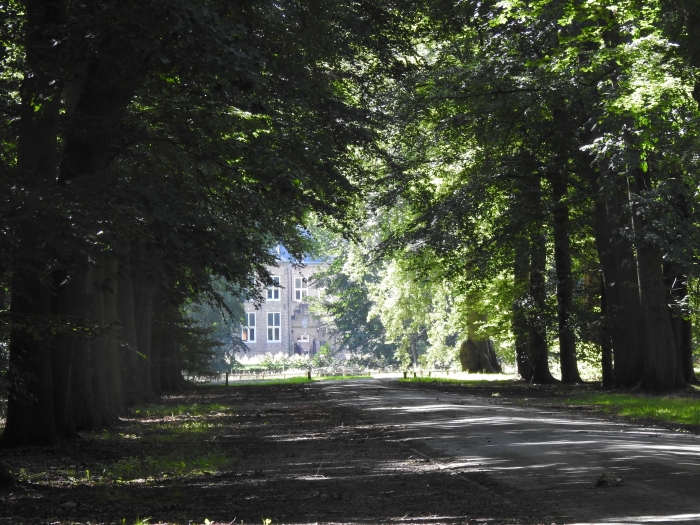Oprijlaan Kasteel Moersbergen
