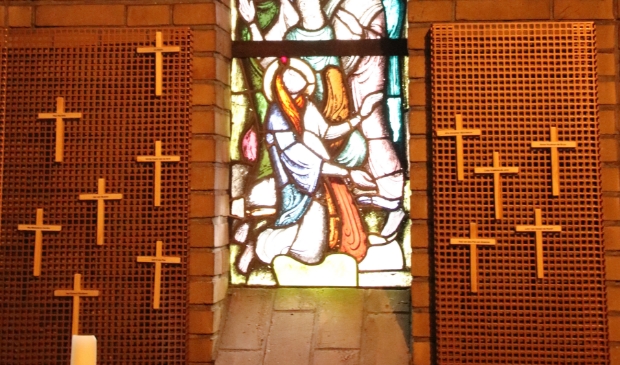 <p><strong> </strong>Gedachteniskruisjes in de H Familiekerk.</p>