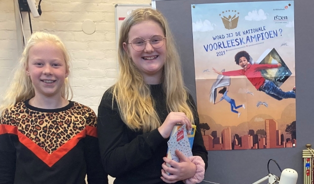 <p>Emma (groep 7) en Lili (groep 8) zijn de voorleeskampioenen van de Dorpsbeuk.</p>