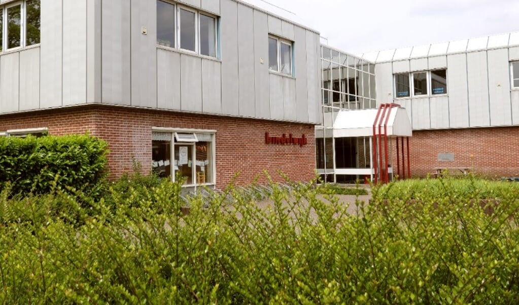 De beoogde nieuwe locatie voor de twee scholen is de Bindelwijk, waar onder meer nu ook de OBA gevestigd is.