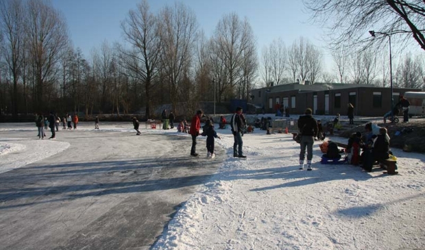 <p>Nieuwe vrijwilligers kunnen de ijsclub nog redden.</p>