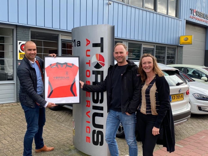 Gerhard en Talitha Torsius en Jelle Jaap van Hoff namens Sparta Nijkerk 35+.