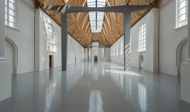 Het interieur van de Elleboogkerk.
