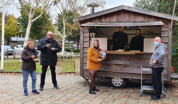 <p>De Friet-Fabriek steekt bewoners Loericker Stee hart onder de riem na oproep van Chalana Spee</p>