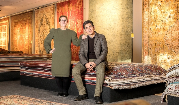<p>Azar Tapijten is sinds kort overgenomen door Reza en Roya Memarian.</p>