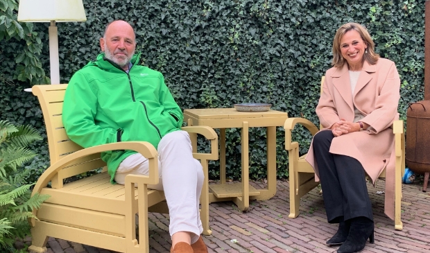 <p>Rino Jonkers en Ellen Standhardt-Jonkers intitiatiefnemers referendum Ruimtelijke Koers</p>