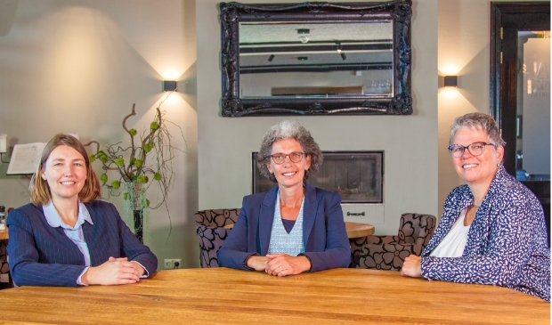 <p>Het team van Amarantha Uitvaartzorg v.l.n.r.: Ellis Kortlever-Wemmers, Laurette Grasmeijer en Petra van de Minkelis</p>