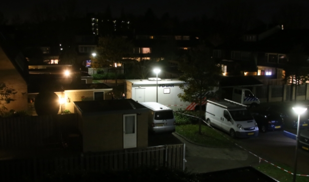 <p>Een PD-unit werd vroeg in de avonduren geplaatst bij de woning.</p>