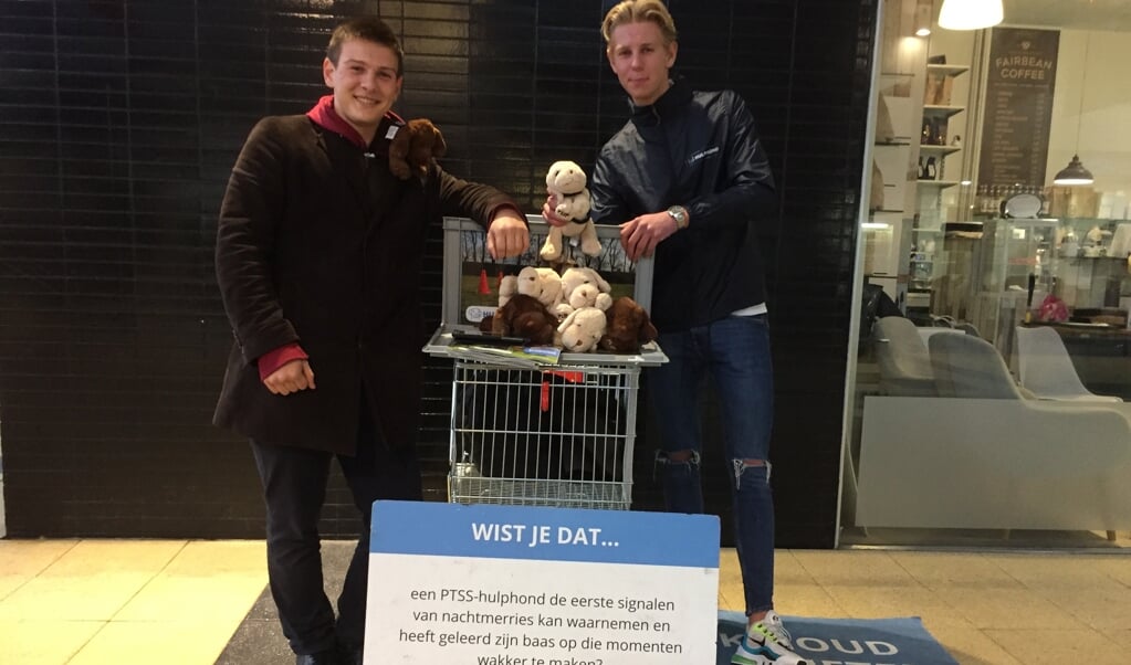 Actie voor Hulphond Nederland in winkelcentrum Kostverlorenhof 