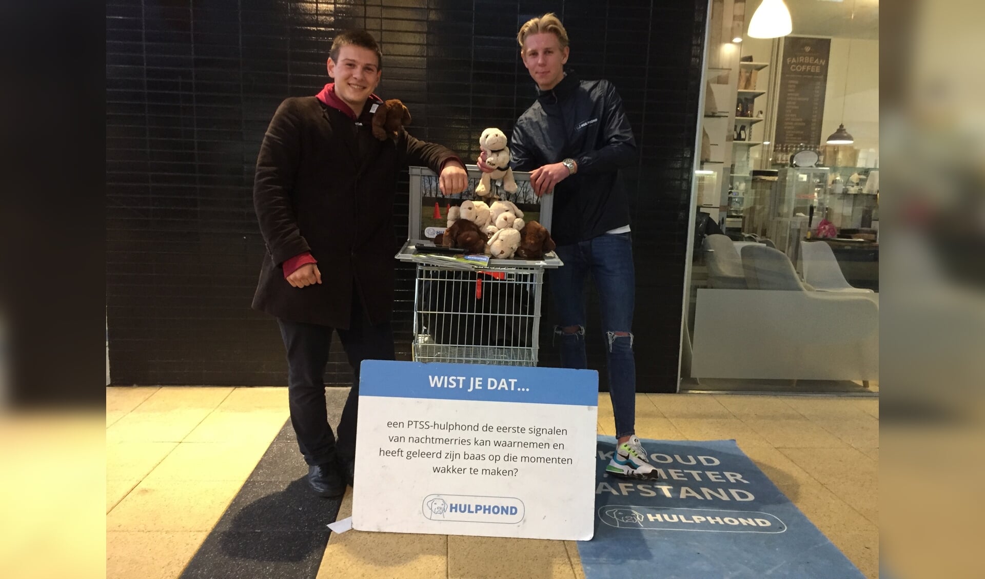 Actie voor Hulphond Nederland in winkelcentrum Kostverlorenhof 