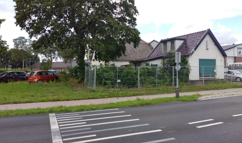 Het terrein van voormalig autobedrijf Geven aan de Baron van Nagellstraat in Voorthuizen.