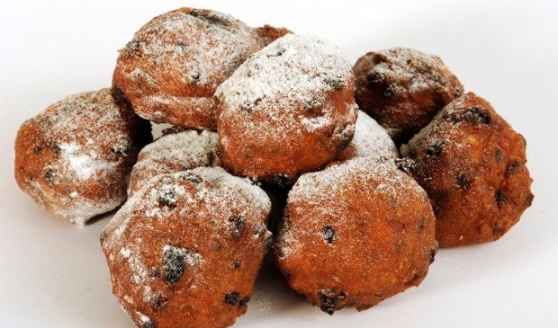 <p>Koop oliebollen voor het goede doel. </p>