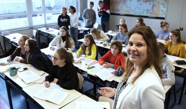 Docente Kris Gielink brengt de klassieke wereld tot leven in de lessen op het gymnasium van Lek en Linge.