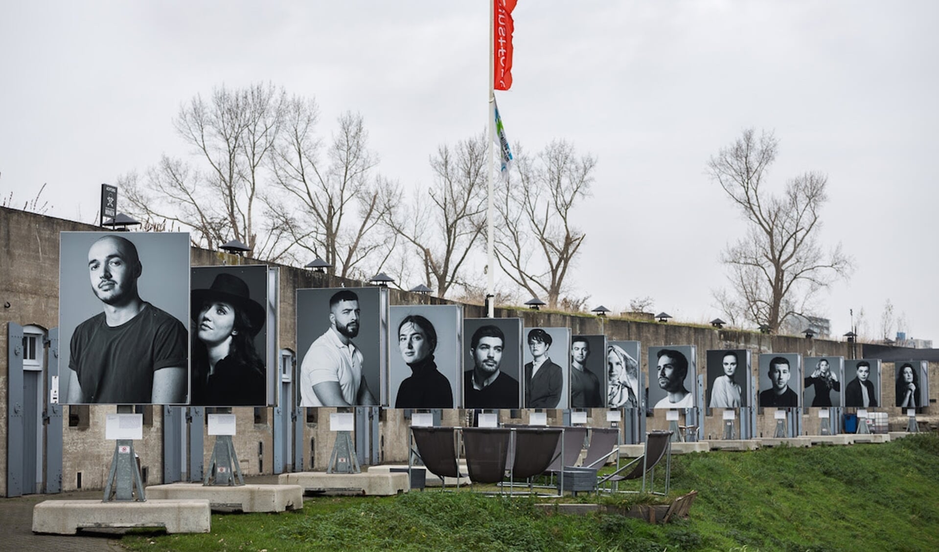 Via portretfoto’s van Robin de Puy wordt aandacht gevraagd voor de genocide in Bosnië
