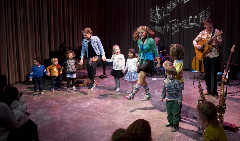 Het liedjesprogramma over Sinterklaas in interactieve voorstelling voor kinderen.