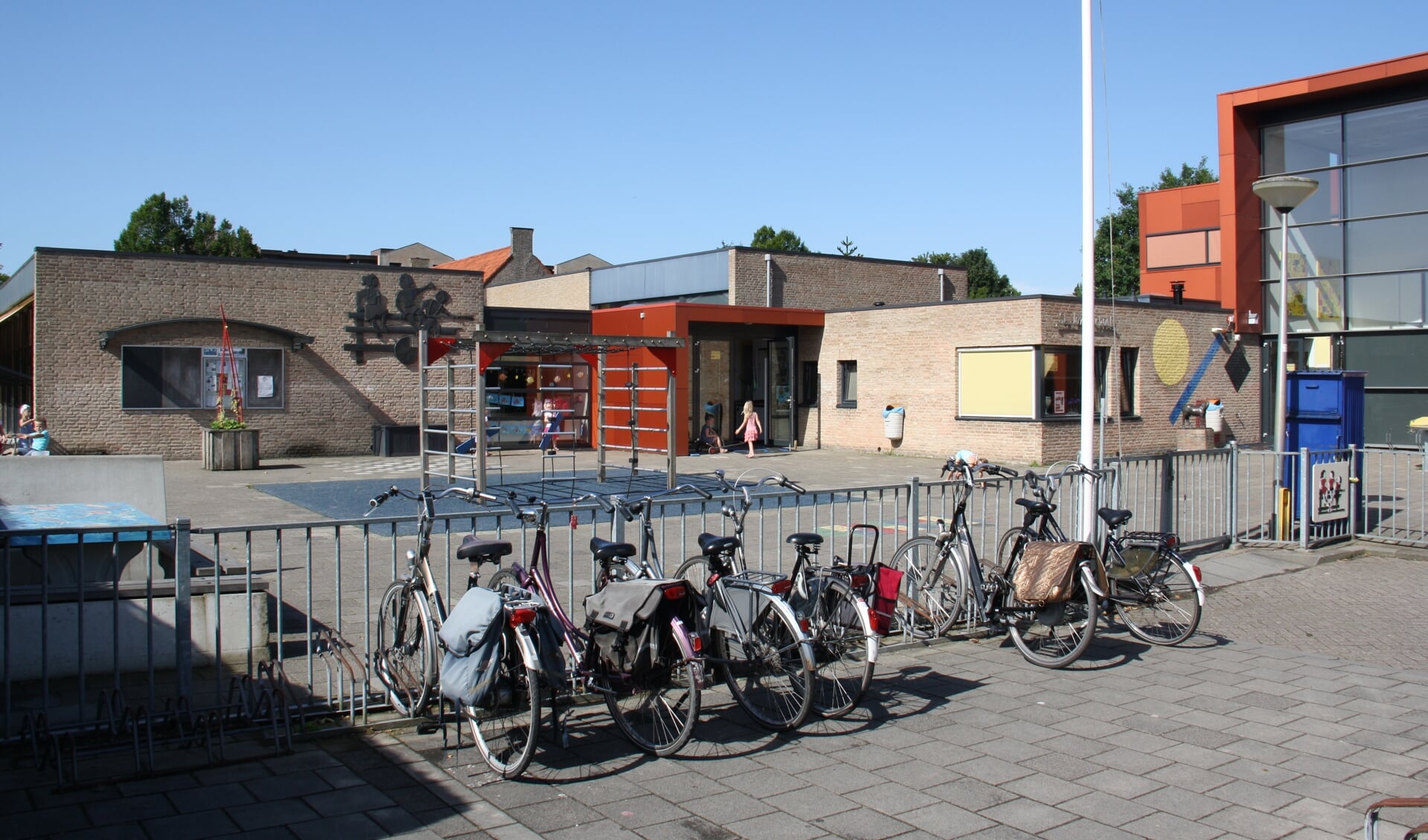 In Achterveld was, in plaats van De Heelkom, de Jozefschool als vaccinatielocatie ingericht.
