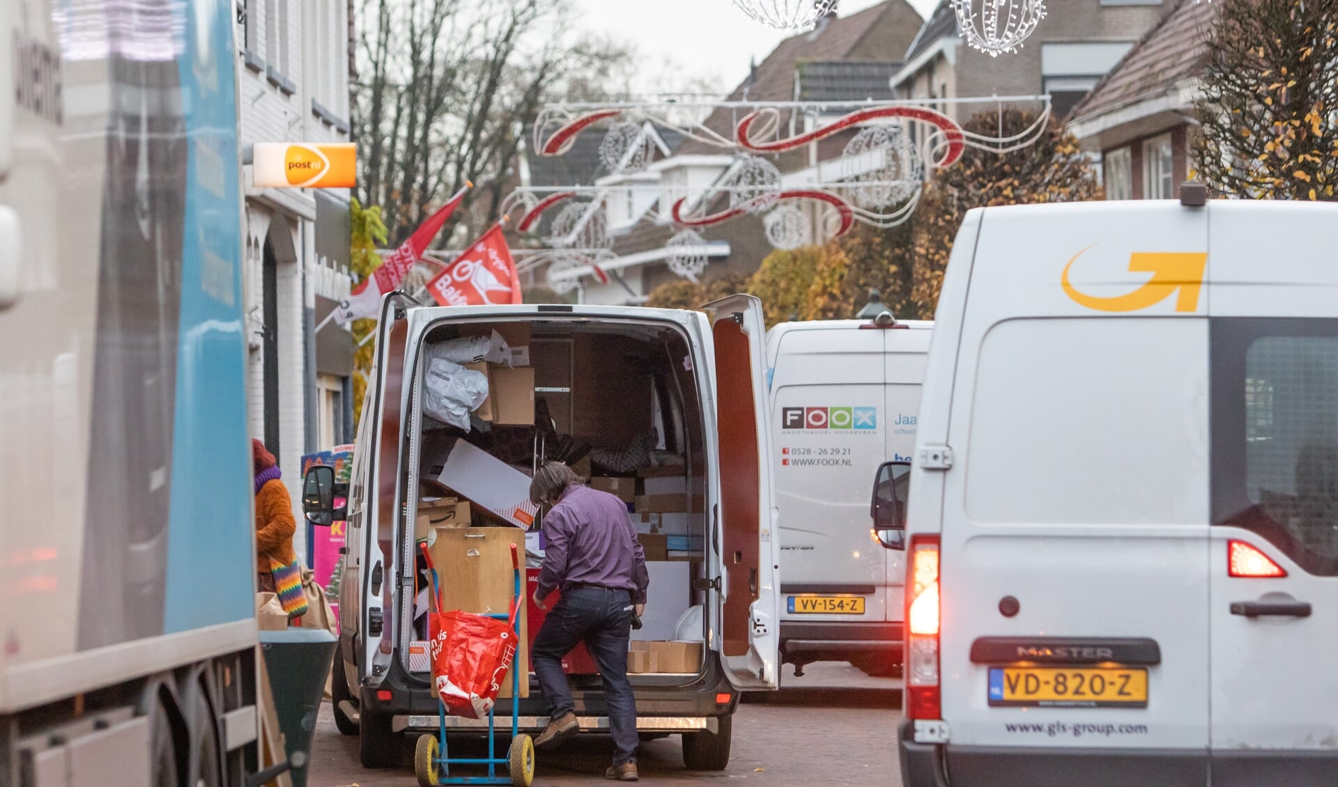 Het blijft te druk met auto's na 11.00 uur in de Laanstraat.