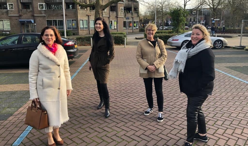 Van links naar rechts: Jacqueline Höcker (AVA), Saloua Chaara (D66), Stieneke Kruijer (GroenLInks) en Esther Veenboer (PvdA).